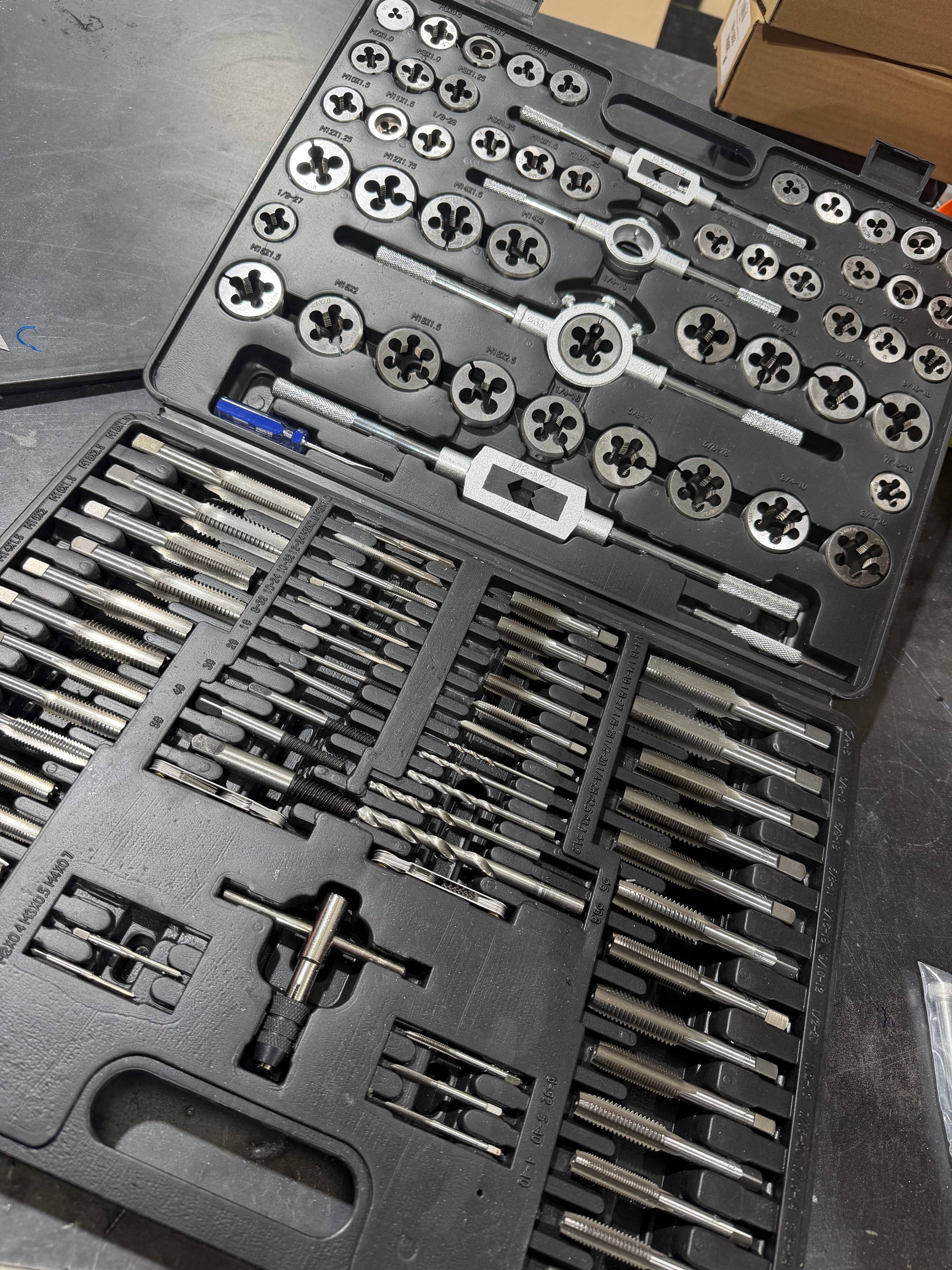 Saber S1 Tap and Die Set - Metric & SAE